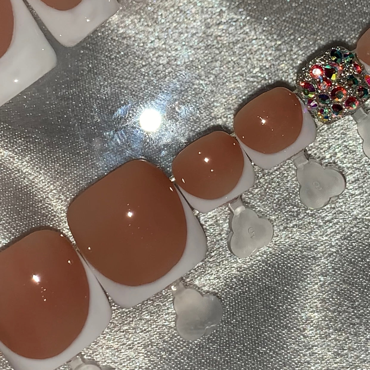 Pop Of Glam Toes (white)